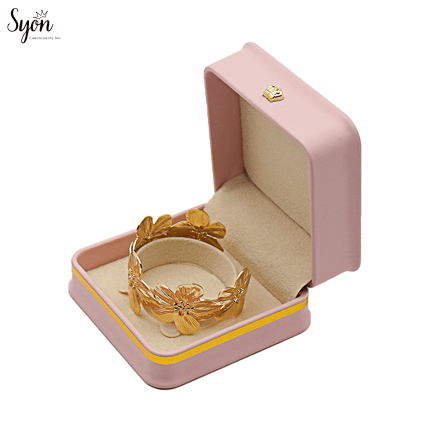 Personalized Bangle Box – Elegant Case for Jewelry Gift & Display