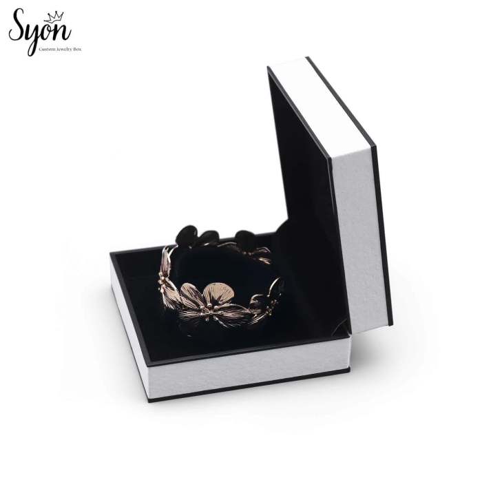 IMG_4492-修(1) Luxury Custom Bangle Gift Boxes for Premium Brand Presentation Packaging - Image 1